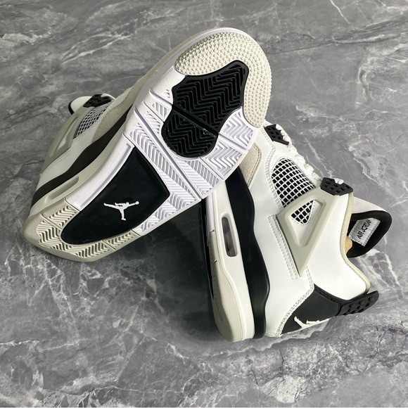 Jordan Men's White and Gray Sneakers - Picture 6 of 7